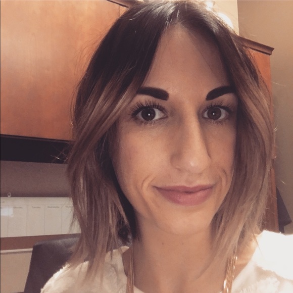Profile Picture of Karly Wakely (@zimme431) on Poshmark