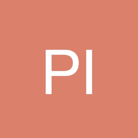 Profile Picture of Paulina Islas (@paulina_islas) on Poshmark