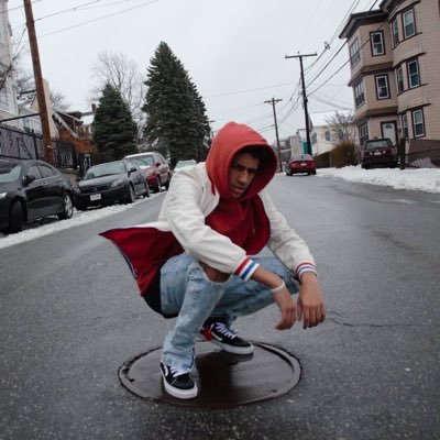 Profile Picture of J (@Jeff2litt) on Twitter