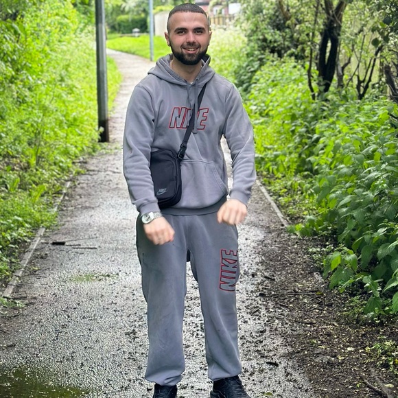 Profile Picture of David Neale (@davidneale496) on Poshmark