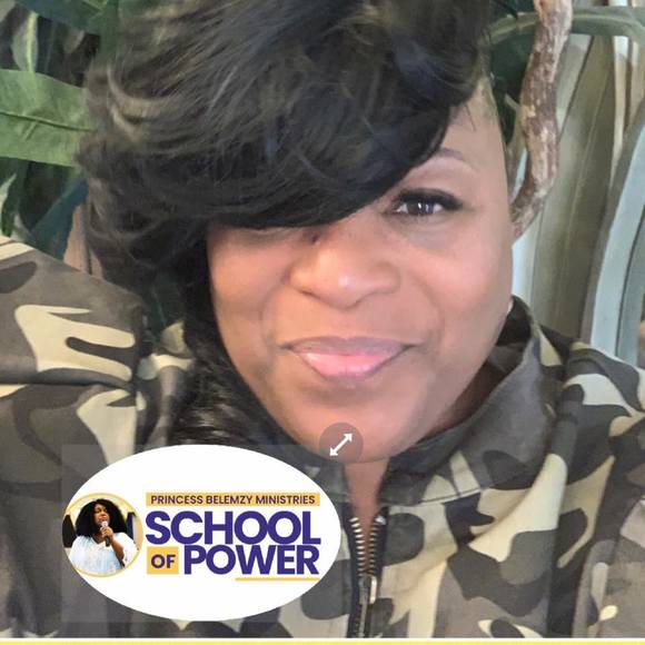 Profile Picture of Evangelist vicktoria Hooks (@moblebraids) on Poshmark