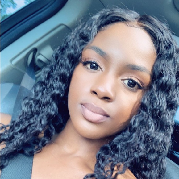 Profile Picture of Kourtnee Nealy (@knealy) on Poshmark