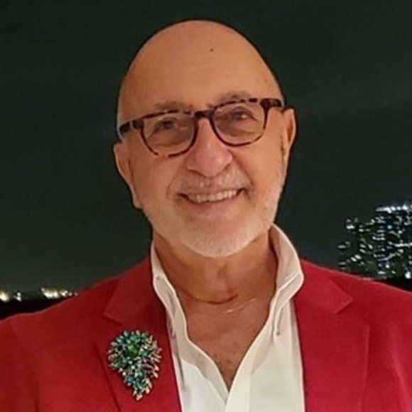 Profile Picture of Leo Dotolo (@leodotolo) on Poshmark