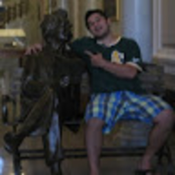 Profile Picture of Medi Natanzi (@redditposh) on Poshmark