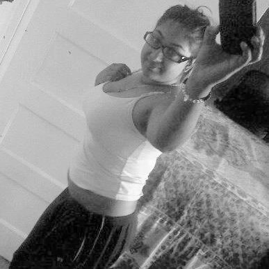 Profile Picture of Nafeeza Mohamed (@LaDiiWiCk3D) on Twitter