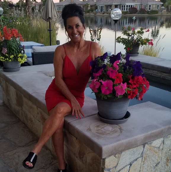 Profile Picture of Cari j Capelouto (@ccapelouto27) on Poshmark