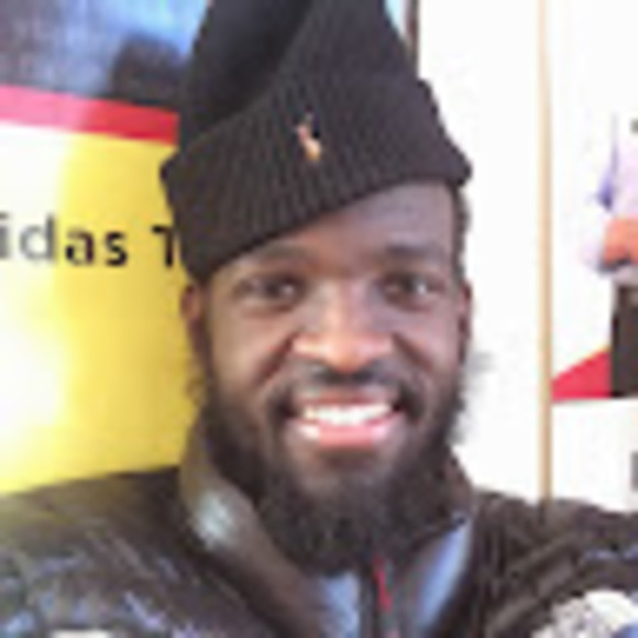 Profile Picture of Lonnie Perry (@lonniedperry) on Poshmark