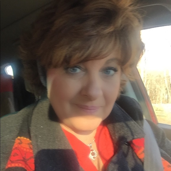 Profile Picture of Janetjanet Urgo (@jurgo63) on Poshmark