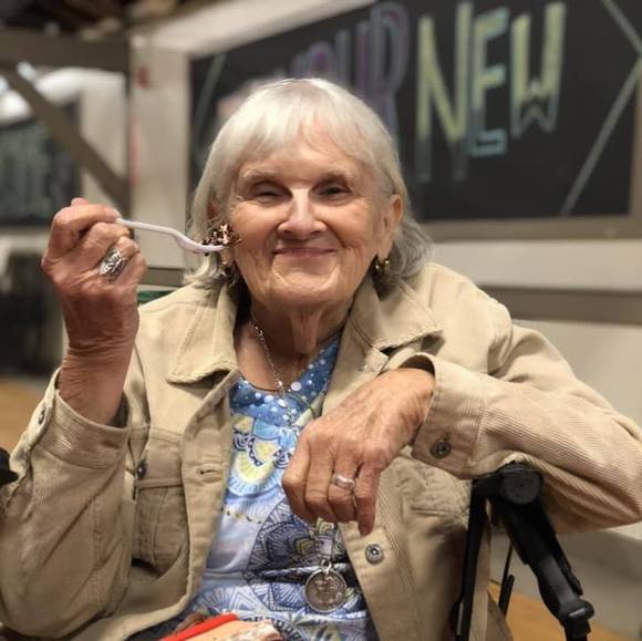 Profile Picture of Jane Fruscella (@janejoenina) on Poshmark