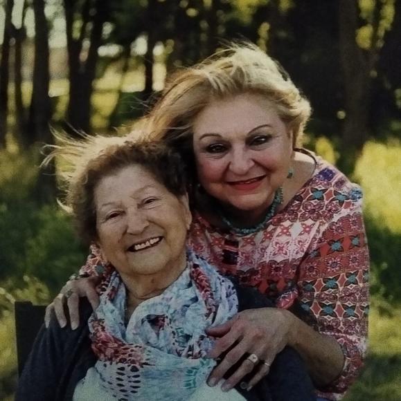 Profile Picture of Betty Ribordy (@bettyribordy) on Poshmark