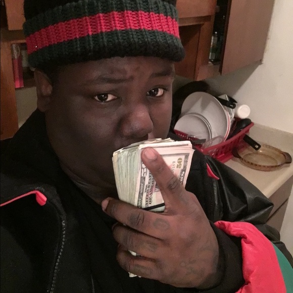 Profile Picture of Baba Thomas (@babathomas) on Poshmark