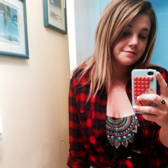 Profile Picture of Sydney Locash (@sydneylocash) on Poshmark
