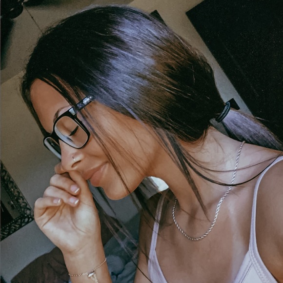 Profile Picture of Daelesa Lafarge (@daelesalafarge) on Poshmark