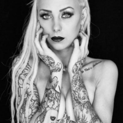 Profile Picture of Amber Leslie (@ambertaylor93) on Twitter