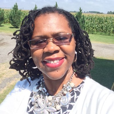 Profile Picture of A. Nicole Simon (@SimonSayze) on Twitter