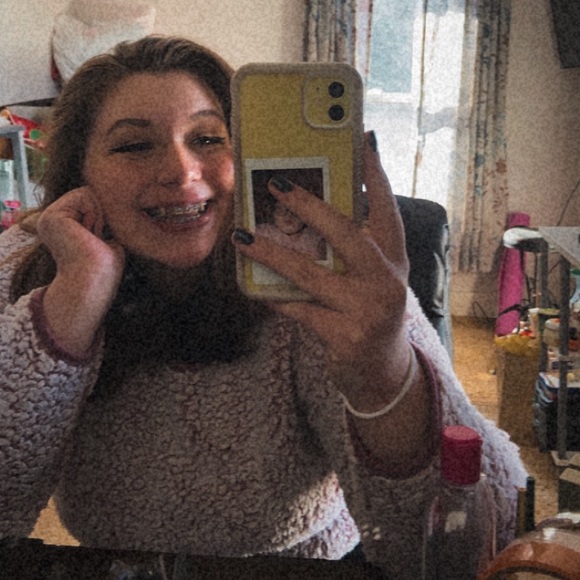 Profile Picture of Amanda Wittemann (@awittemann) on Poshmark