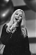 Profile Picture of Mary Hopkinon Wikipedia