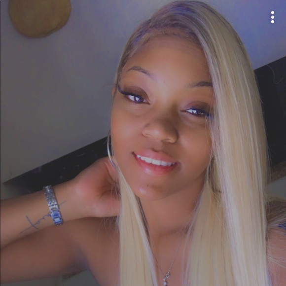 Profile Picture of Akia Jackson (@akia2018) on Poshmark