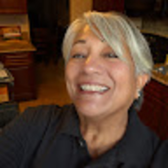 Profile Picture of Linda Kunishima (@ljk7704) on Poshmark