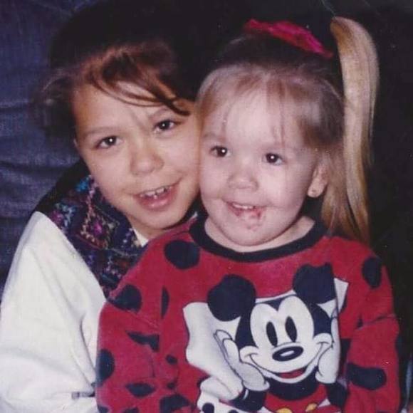 Profile Picture of Gillian Barrett (@lawnfait16) on Poshmark