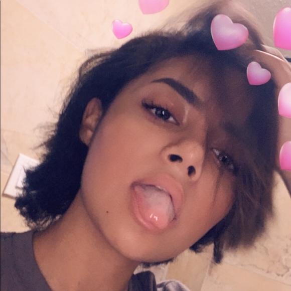 Profile Picture of Aaliyah Rodriguez (@anrc) on Poshmark