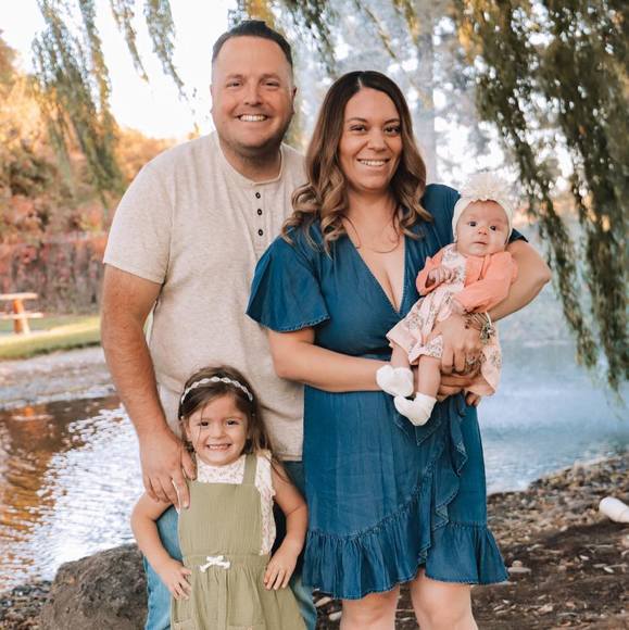 Profile Picture of Gloria Blakeslee (@glopink) on Poshmark