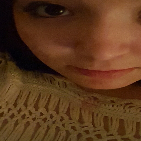 Profile Picture of Julia Lambert (@julia_malik) on Poshmark
