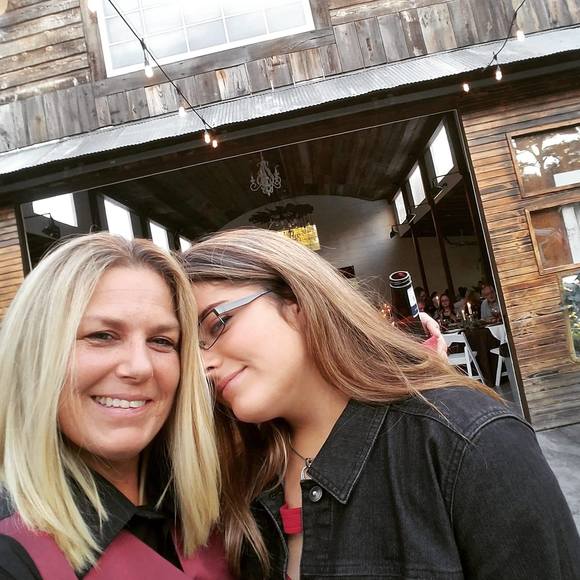 Profile Picture of Courtney Bernasky (@waldrup1974) on Poshmark