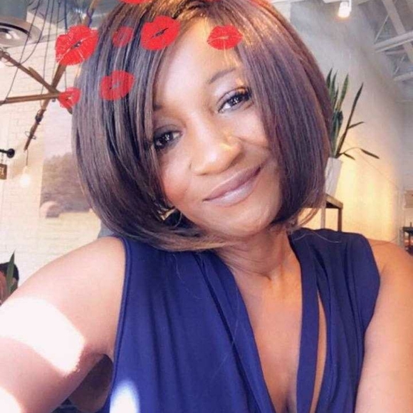 Profile Picture of Brenda Highsmith (@highsmithb) on Poshmark