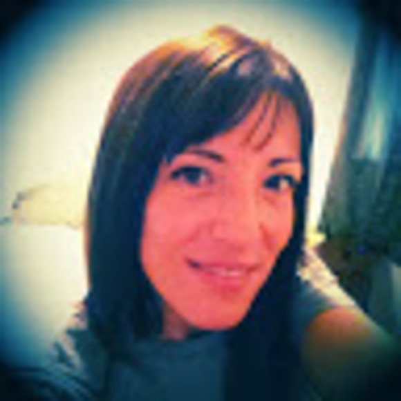 Profile Picture of Jennifer Berklund (@jberklund) on Poshmark