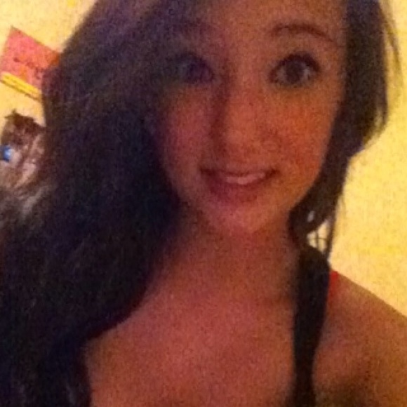 Profile Picture of Megan Salveta (@msalveta) on Poshmark