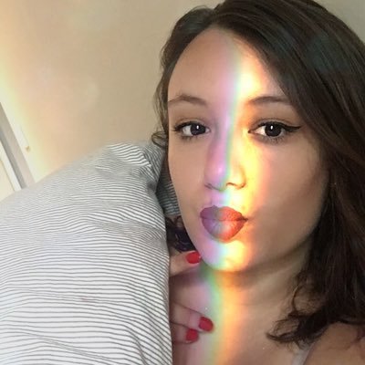 Profile Picture of  🍔 (@ElisaDaniel15) on Twitter
