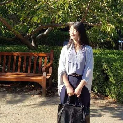 Profile Picture of Julia Sun (@NtSolitarius) on Twitter