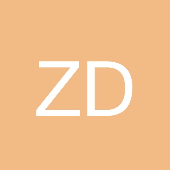 Profile Picture of Zoey Deedon (@zoeydeedon) on Poshmark