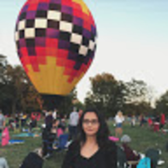 Profile Picture of Suzana Omar (@omardi2204) on Poshmark