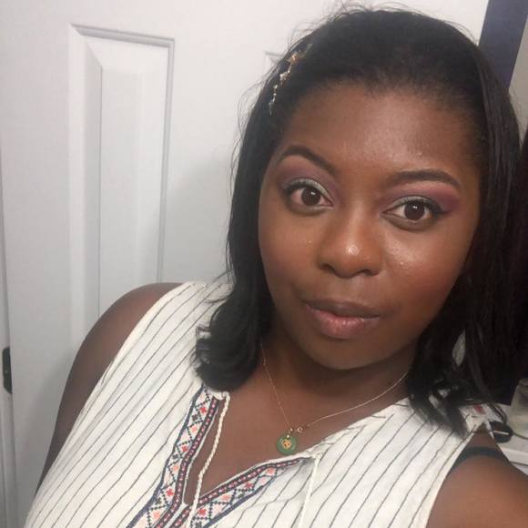 Profile Picture of Tianna Gladden (@tgladden) on Poshmark