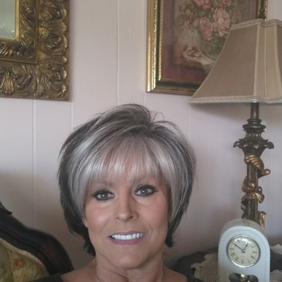 Profile Picture of Lorie Headrick (@headrick_lorie) on Poshmark