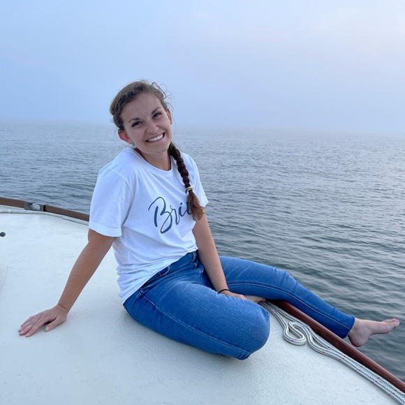 Profile Picture of Katelyn Cappello (@katelynheather_) on Poshmark