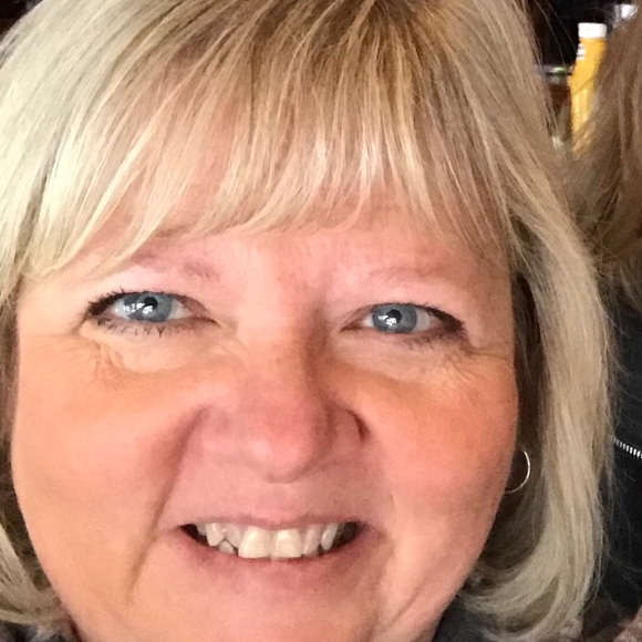 Profile Picture of Kristy Nickolisen (@kcourter77) on Poshmark