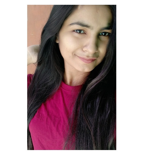 Profile Picture of Ayesha Arora (@thevogueshade) on Poshmark