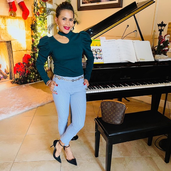 Profile Picture of Teresa Sosinski (@franchezkababe) on Poshmark