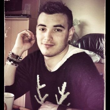 Profile Picture of Thomas ROZIER VIEIRA (@PtitThow) on Twitter