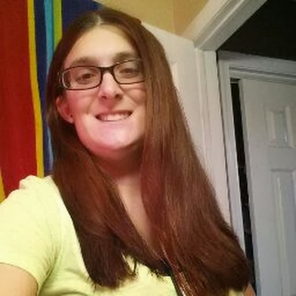 Profile Picture of Nikki Calderaro (@niknakc89) on Poshmark