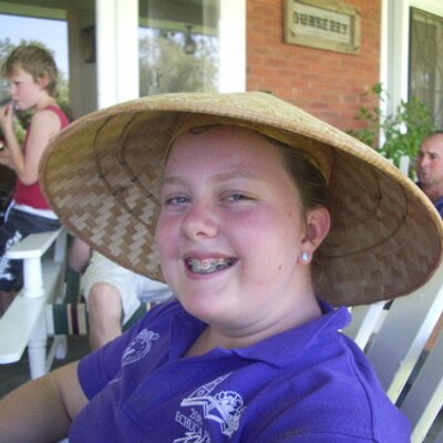 Profile Picture of Katie Alice Dent (@girraffez) on Twitter