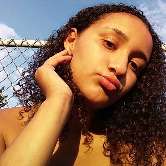 Profile Picture of Mariah Alvarez (@xonation5) on Poshmark