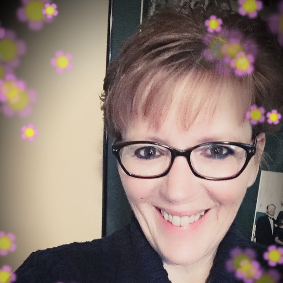 Profile Picture of Paula Pitman (@paulapitman) on Poshmark