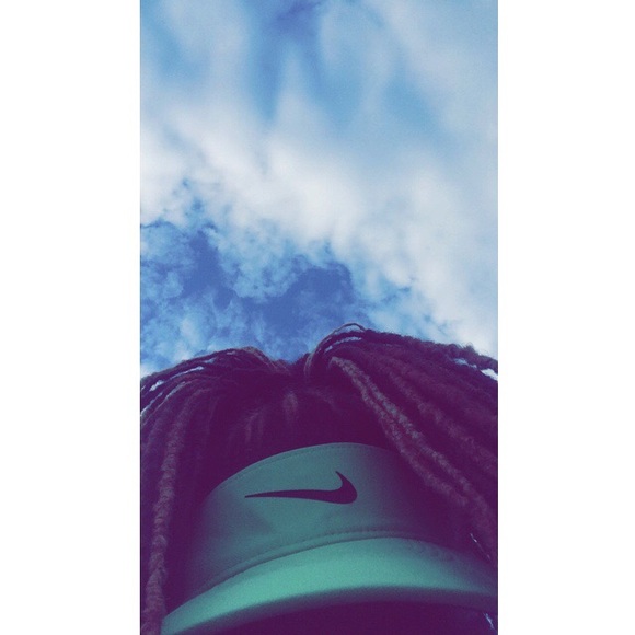 Profile Picture of Lorelle Logan (@lal2015) on Poshmark