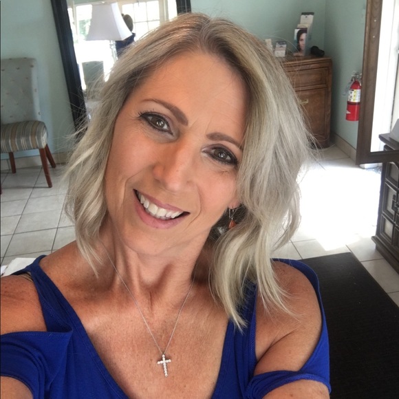 Profile Picture of Vicki Hargis (@paige61) on Poshmark