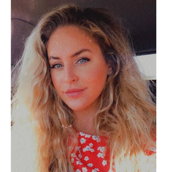 Profile Picture of Mandy Arrigo (@amandag02) on Poshmark