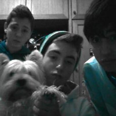 Profile Picture of HERMANOS (@ivanjuniortate) on Twitter